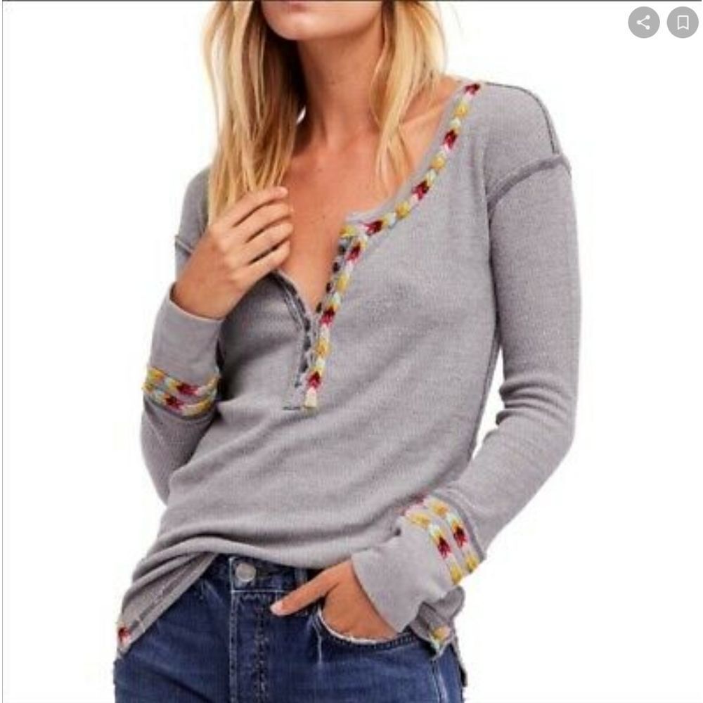 WE THE FREE GRAY THERMAL‎ TOP WITH RAINBOW BRAID TRIM